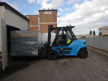 Scarico compressore con carrello elevatore 10 ton