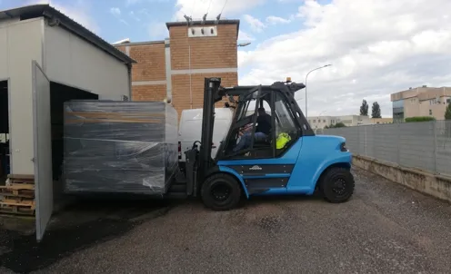 Scarico compressore con carrello elevatore