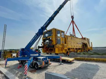 Scarico profilatrice ferroviaria