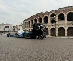 camion trasporti eccezionali -autotrasporti cavallini